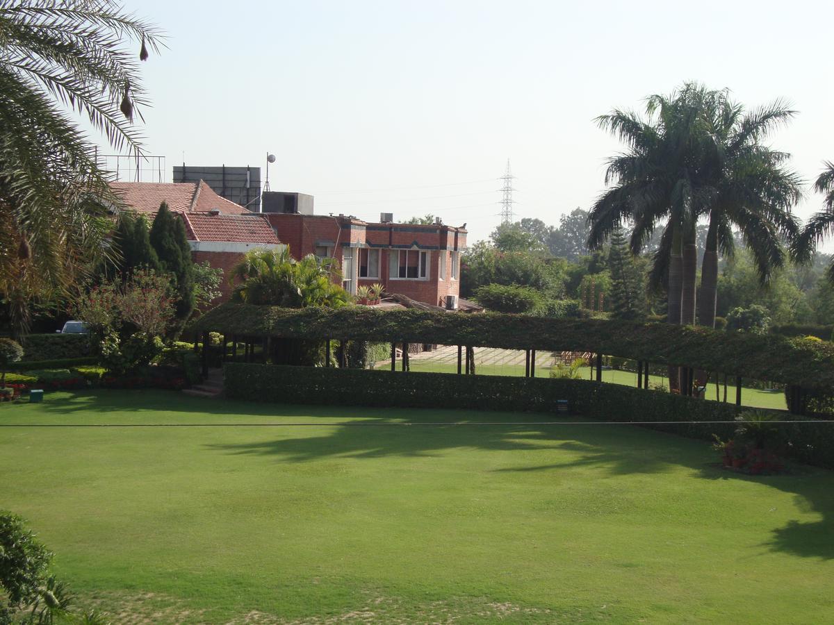 Hotel North Park Panchkula Exterior photo