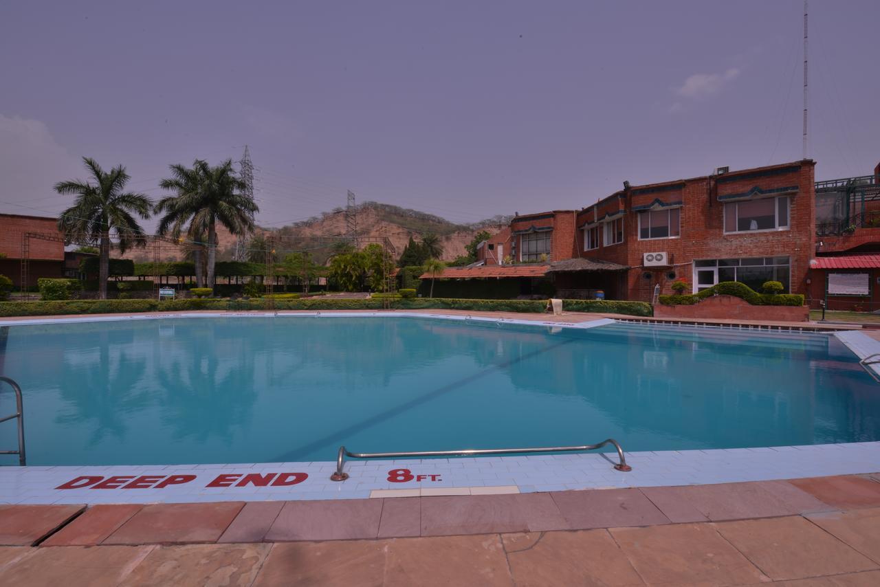 Hotel North Park Panchkula Exterior photo